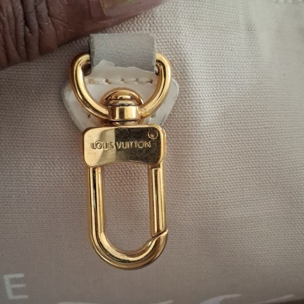 Louis Vuitton Cream Tote Bag - Picture 7 of 16